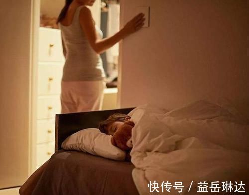 独立性|12岁断奶,15岁仍和妈妈一起“睡觉”,妈妈的溺爱和纵容终结恶果