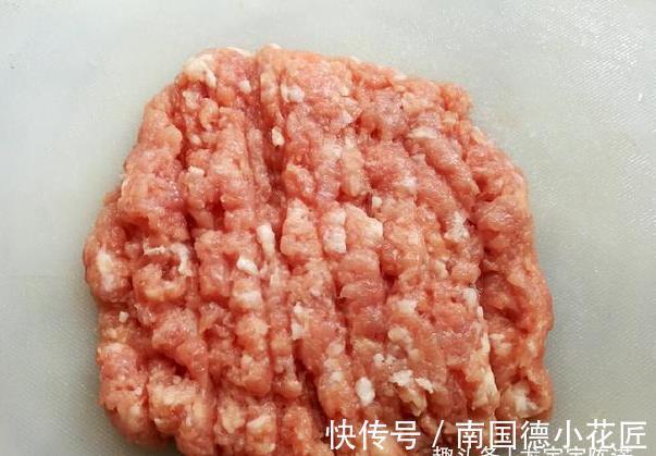 米饭|这菜跟黄豆一起煮，香辣开胃还补钙，3碗米饭不够吃