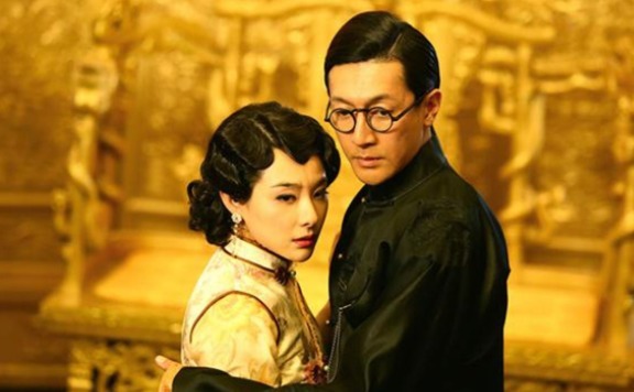 溥仪|溥仪被赶出紫禁城,跟去东北的宫女以为可以享福,结果死都成奢望