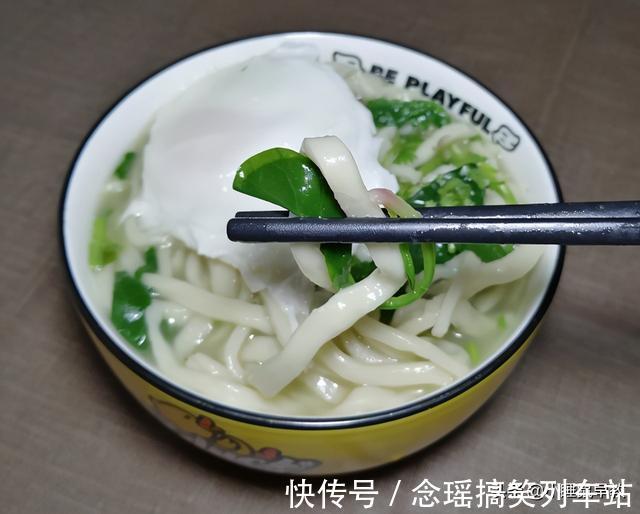 口感|家常手擀面好吃有窍门,多加一把豆面,面香浓郁,口感劲道又爽滑