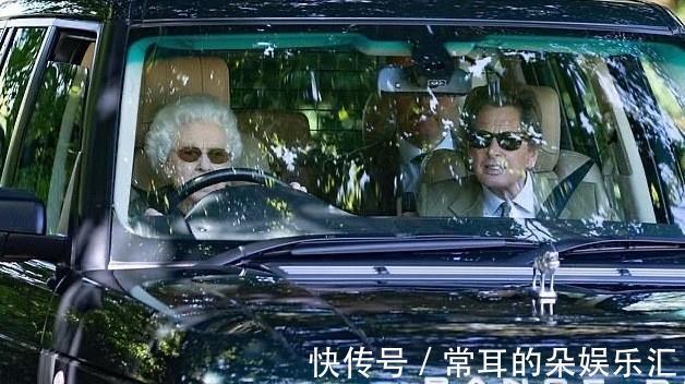 伍德农场|英女王酷爱开车真健朗!裹红牡丹衬衫雍容大气,绛紫色口红显严肃