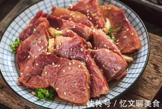 卤肉|做酱牛肉要不要先焯水卤肉店师傅教我正确方法,酱香浓郁又入味