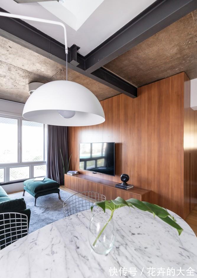 客厅|4口人挤61㎡小宅,无奈在客厅上方搭建楼板,一层变两层宽敞多了