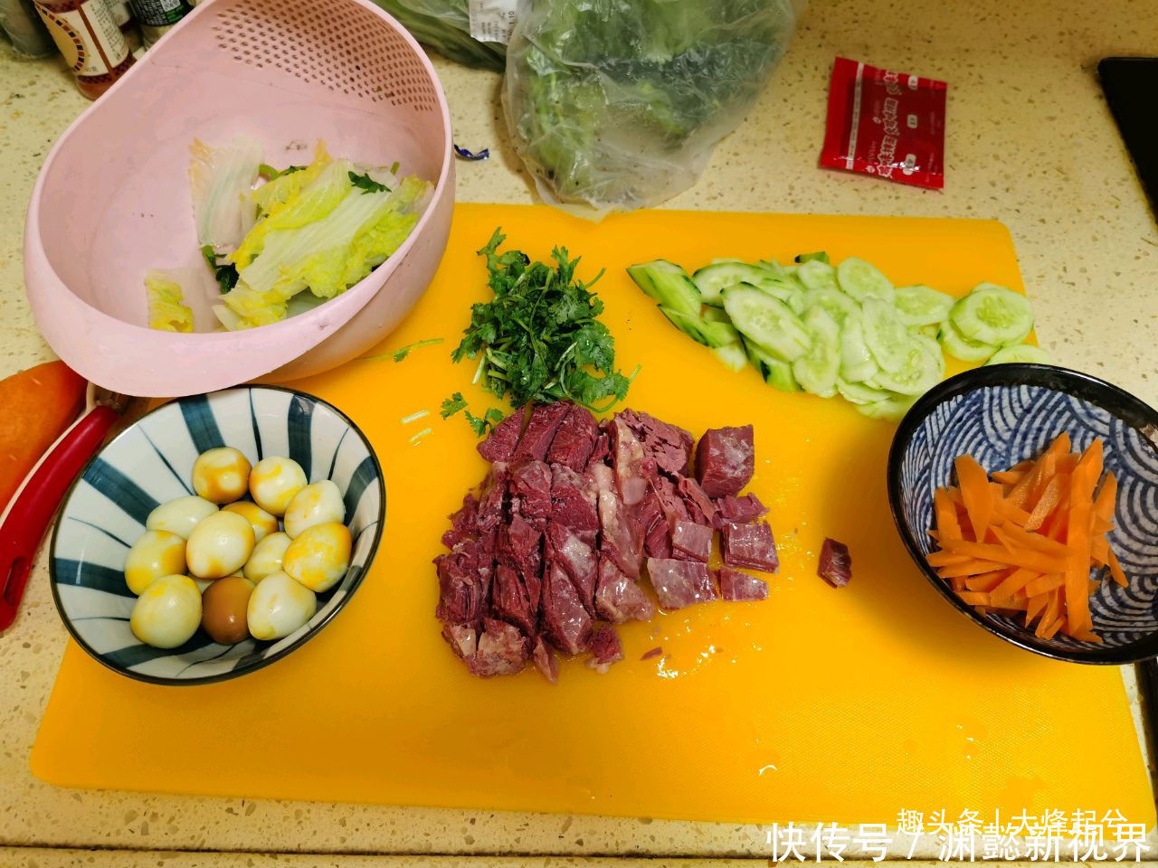 做法|地道油泼面的做法,面条劲道,香辣美味又开胃,大人孩子都爱吃