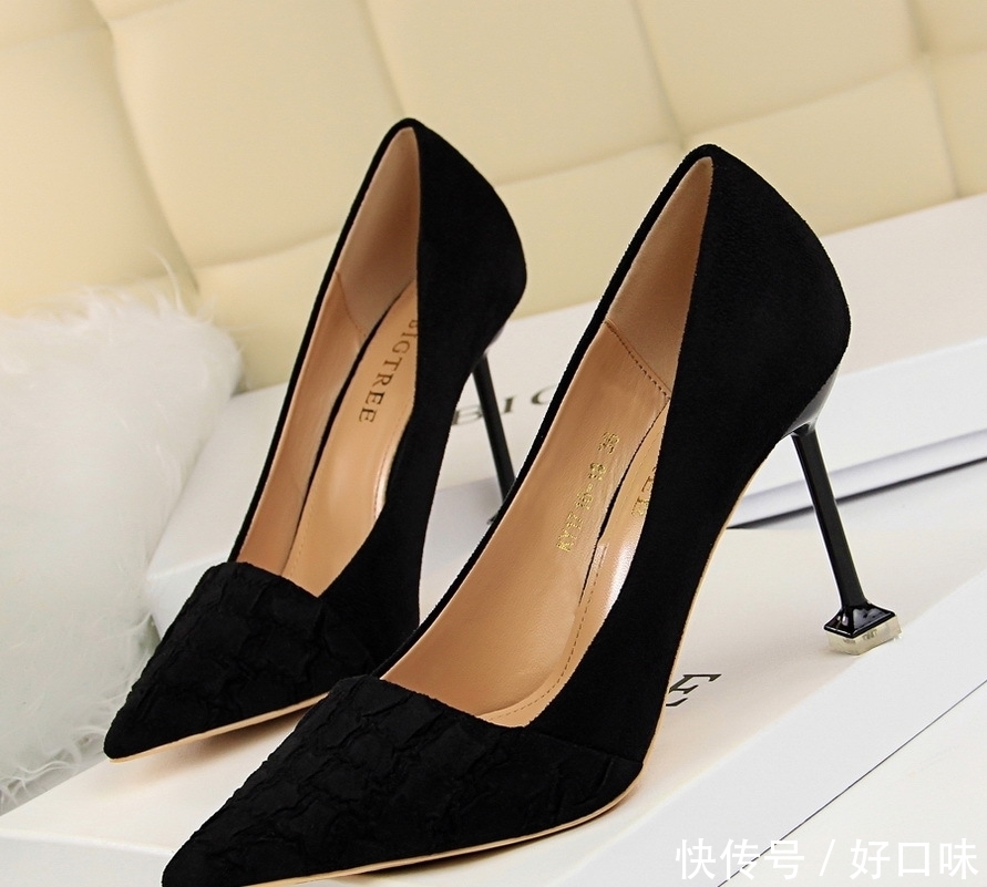 迷人|时尚女性穿:高跟鞋. 迷人 曲线美,是一种追求