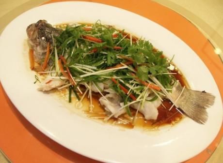 挑选鲈鱼|买鲈鱼时,不要看大小挑选,学会这几招,老板一看你就是行家