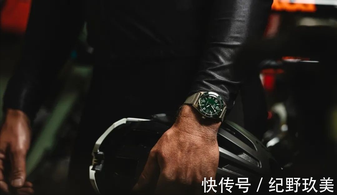 格拉苏蒂|潜水表如何进阶?彩色最好带点金?