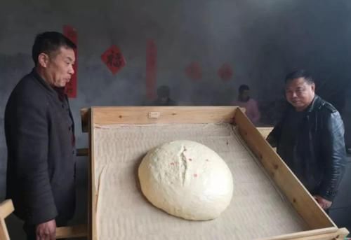 过年蒸馒头时，除了酵母和白糖！多加一点它，10分钟就能发满盆