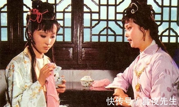 四大家族$黛玉进贾府只带一个老嬷嬷一个小丫头?巡盐御史家真有这么寒碜吗