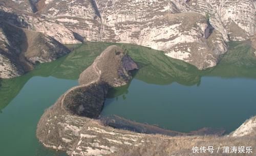 海岛|我国唯一一座蛇岛，栖息着近两万条毒蛇，喝水全靠人工送水