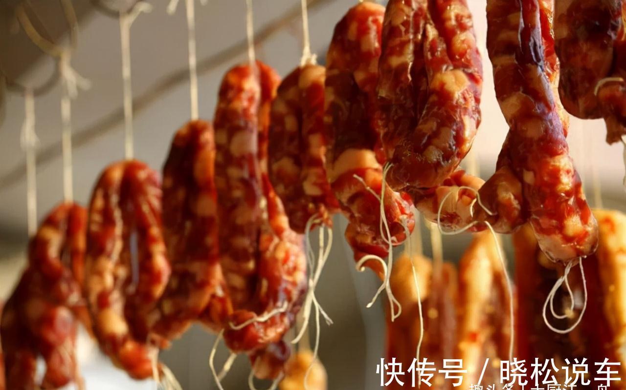 灌香肠时，牢记这3个技巧，灌出的香肠好吃又下饭，放半年也不坏