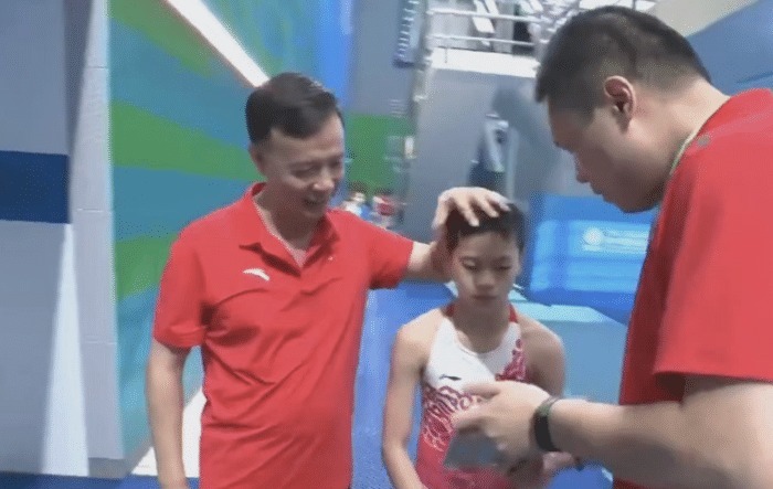 国家队|全红婵成功没有秘诀!何教练亲承她吃苦最多,揭秘红姐外号由来