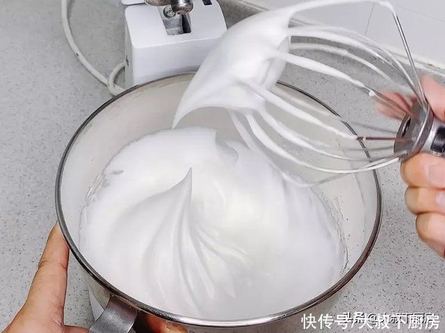 改良版|芋头控的最爱！大叔教你改良版芋泥蛋糕，香甜松软，比奶油热量低