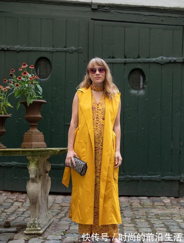 大衣 马甲这么穿美呆了,收下这份马甲搭配攻略,时髦百搭还轻松显瘦!