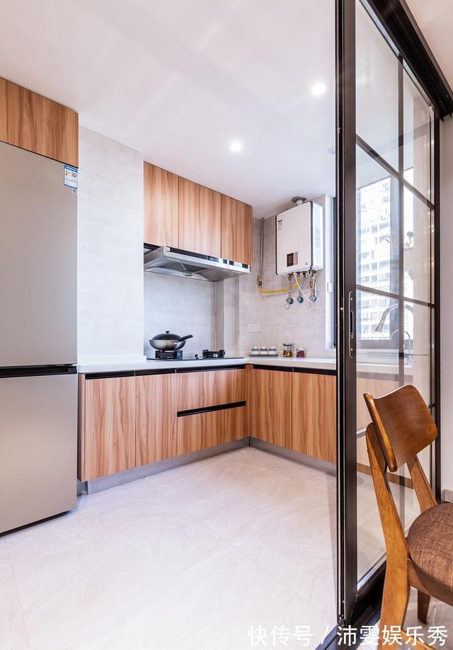 样板|130平三室一厅,一进门给人眼前一亮,小区业主都拿我家当样板