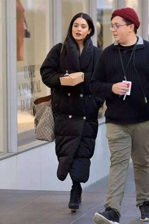 冬天,羽绒服越“长”越时髦!!