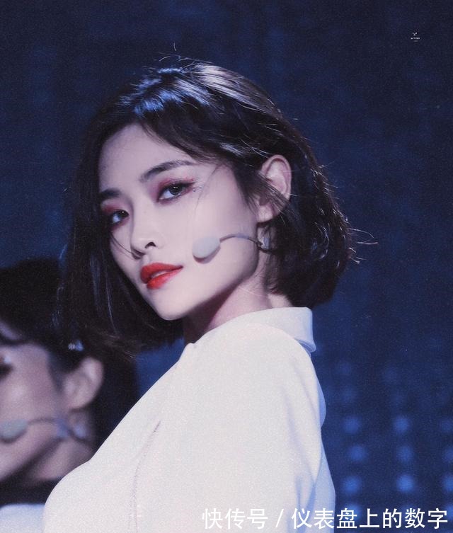 下巴 发型师透露女生有这3个“特点”,不要留黑长直,剪短发更年轻!