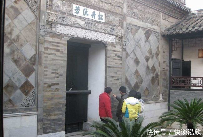 青石板路、古色古香的建筑，三千年的镇江，一座座如画的千年古镇