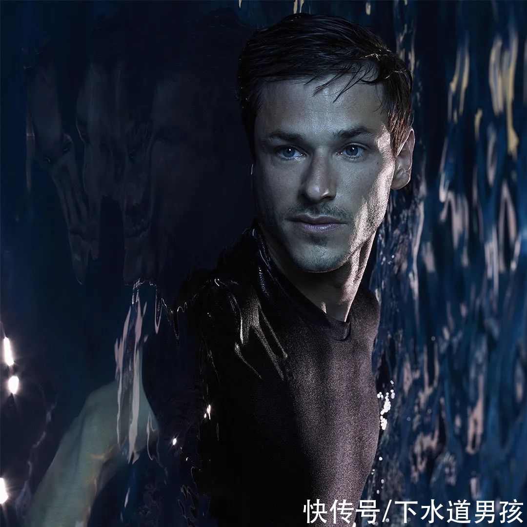 他连续十一年担任香奈儿CHANEL 品牌代言人