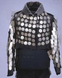 一幅|故宫送给这家博物馆一幅甲胄,为何它会成为镇馆之宝