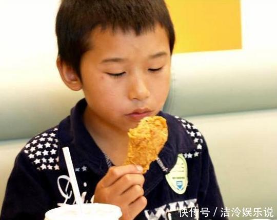 兰兰|医生忠告孩子3岁前,喂4种食物是“害”不是爱,家长要知晓