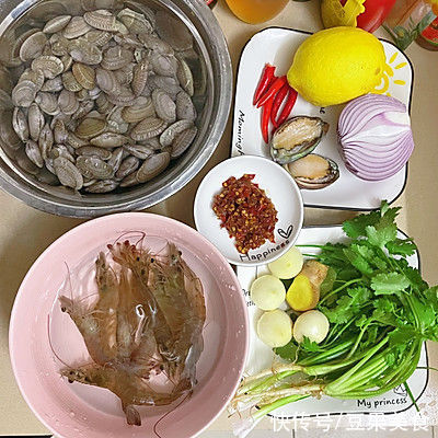 因为这道酸酸辣辣的凉拌花甲,从此爱上了做饭