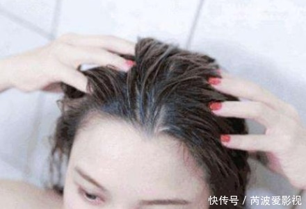 电吹风|头发洗完,“吹干”还是“自然干”?很多人掉入陷阱,难怪油得快