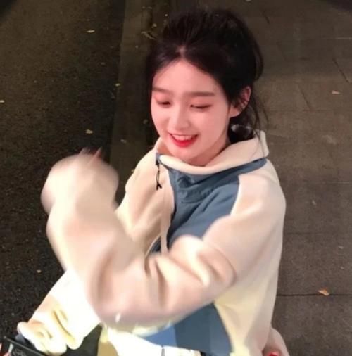 女生若有这3种脸蛋,趁早建议“留长发”,异性缘不请自来