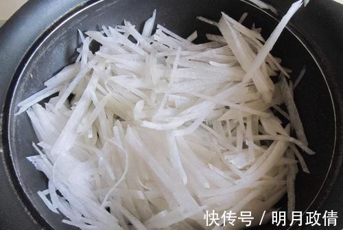 鲜味|拌饺子馅时，有人用生油有人用熟油，做错了，难怪饺子鲜味不足