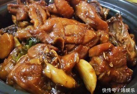 俗话说:“无鸡不成宴,无鱼不成席”,大年初一必备家宴菜,吃嗨