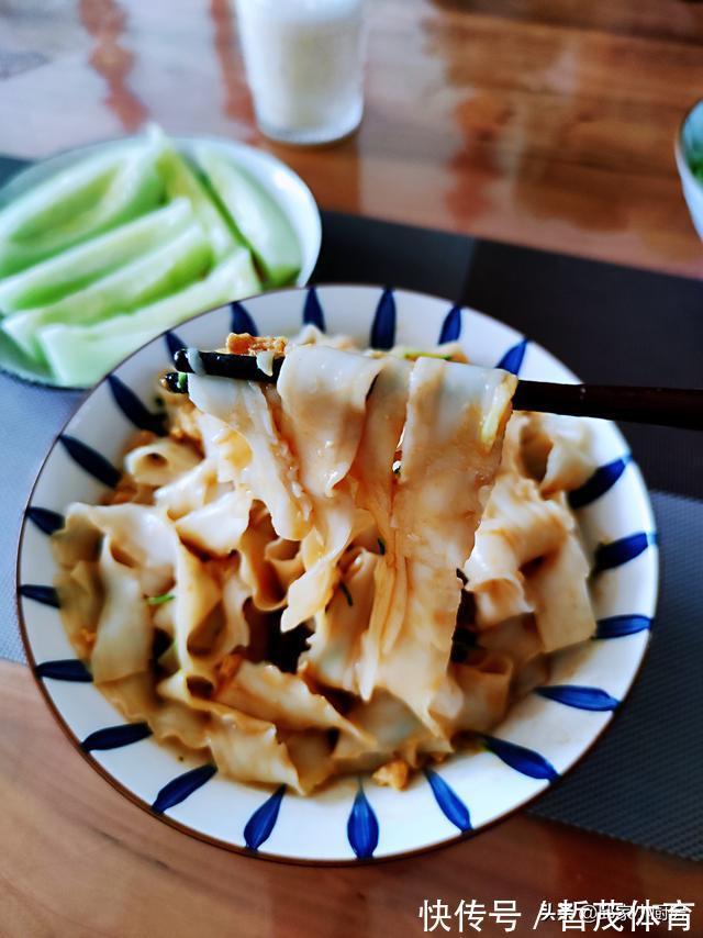 鸡蛋酱|没胃口的夏天试试这款拌面吧，只需十分钟，简单几步搞定营养早餐