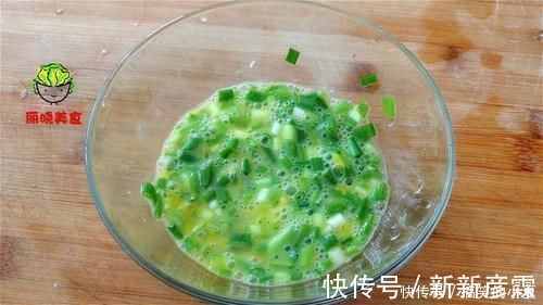 土豆片|土豆这样做真好吃,饭店都买不到,咸香适口,葱香浓郁,太解馋了