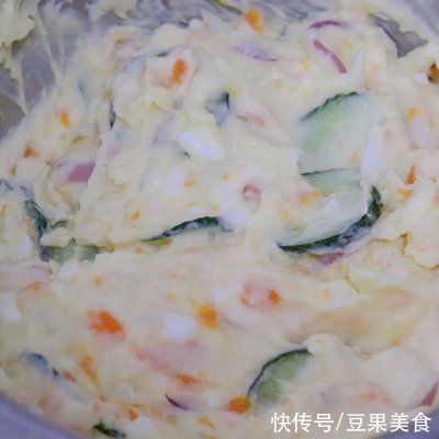 吐司|简单美味，十分钟健康早餐：土豆泥沙拉三明治走起