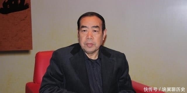 贾平凹&跨界最成功的作家,人民大会堂都邀请他题字,书法水平呈两两极化