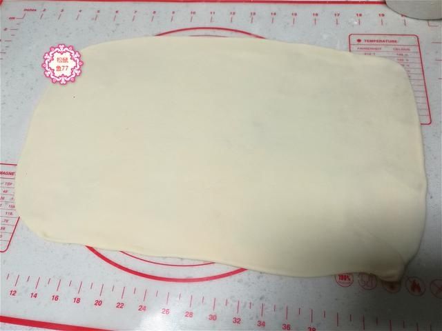 油皮|薄薄的皮儿脆脆的壳儿,一捏就碎一碰就掉渣,这个烧饼真香