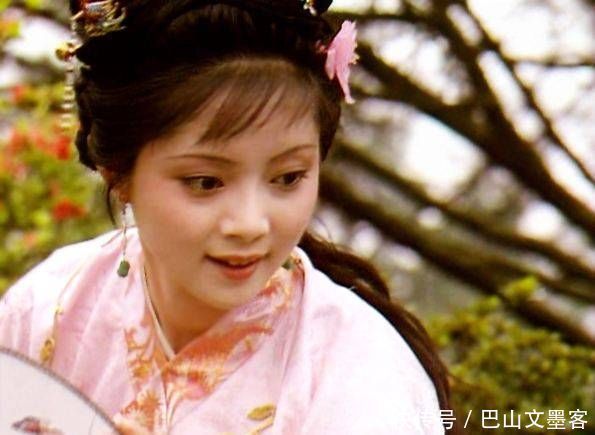 宝钗$林黛玉收下宝钗的燕窝不幸中毒后,宝玉用一招补救,但仍晚了一步