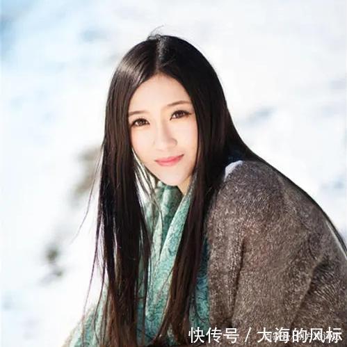 七律@平水韵七律.仲冬晨望.子月晨曦如水清,万柯疏朗黄鸟鸣