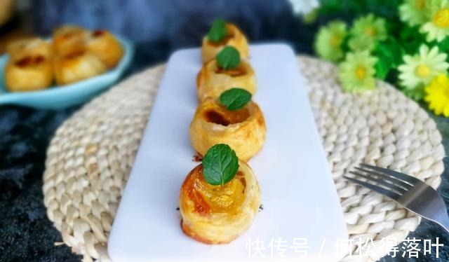 只要一张手抓饼和一根香蕉，就可以做出好吃的香蕉酥，快来试试吧！