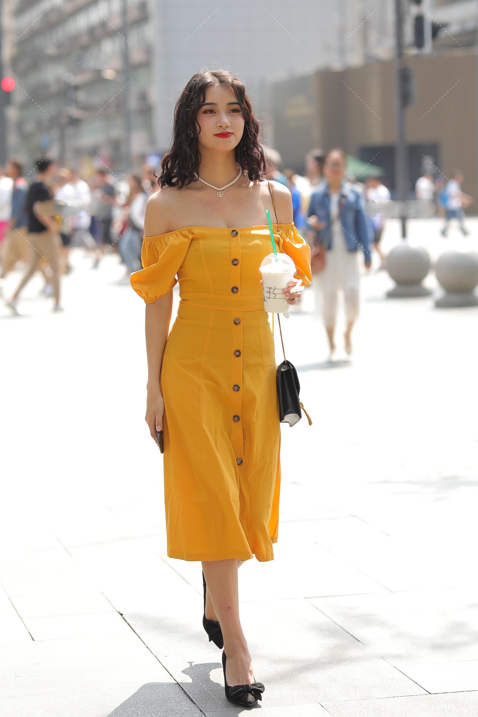 可爱|浅色一字肩连衣裙, 俏皮可爱又不失高雅, 难怪这么多女孩喜欢