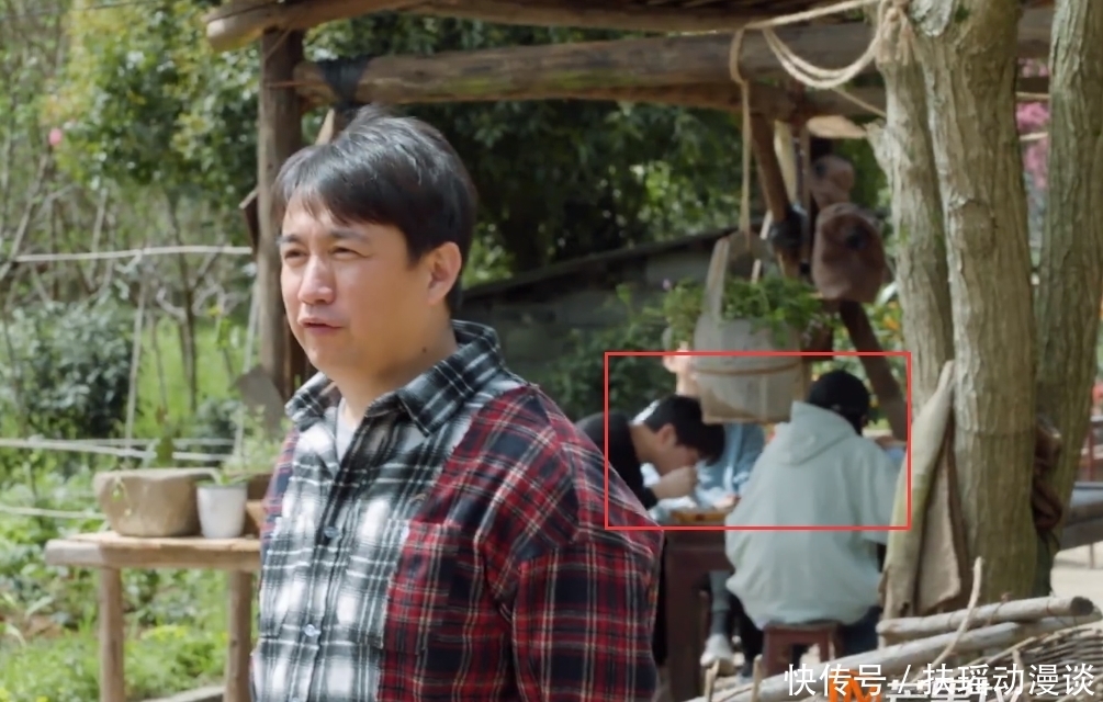 盒饭 《向往5》黄磊划水?做的早饭不够吃,彭昱畅张子枫吃盒饭被拍