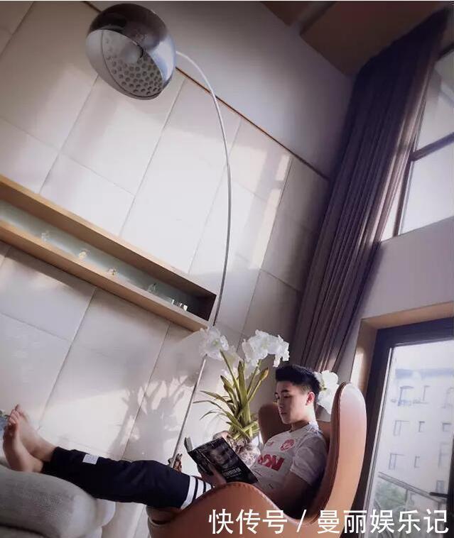 流理台|带你看看何猷君住的豪宅,茶几上堆满垃圾,家里连一个佣人都没有