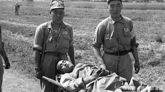 徐海东|美国人眼里最神秘的军事家:躺在担架上打鬼子,毛主席对他高度评价!
