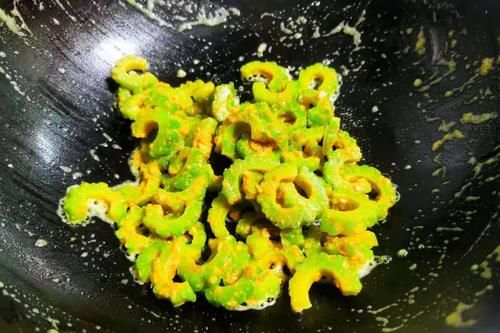 食用油|夏天，苦瓜和它是绝配，比牛奶补锌，很多人不会吃，真是太可惜了