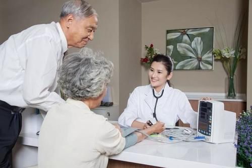 吸烟|37岁王大哥滴酒不沾，却因高血压住院，医生：饭后3件事，少做