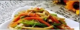 翻炒均匀|芹菜——杏鲍菇的最佳搭配
