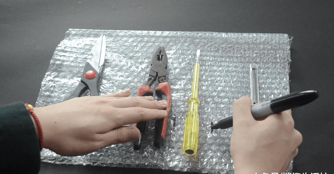 家家户户|快递箱里的气泡垫别扔了, 没想到它作用这么大, 家家户户用的到