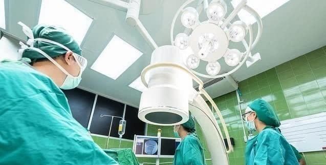 产妇|剖腹产横切和竖切的区别,产科医生若还想生二胎,尽量别选错