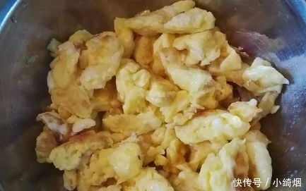 做法|剩米饭别扔了,用它做蛋炒饭,营养丰富,有肉有菜,做法还简单!