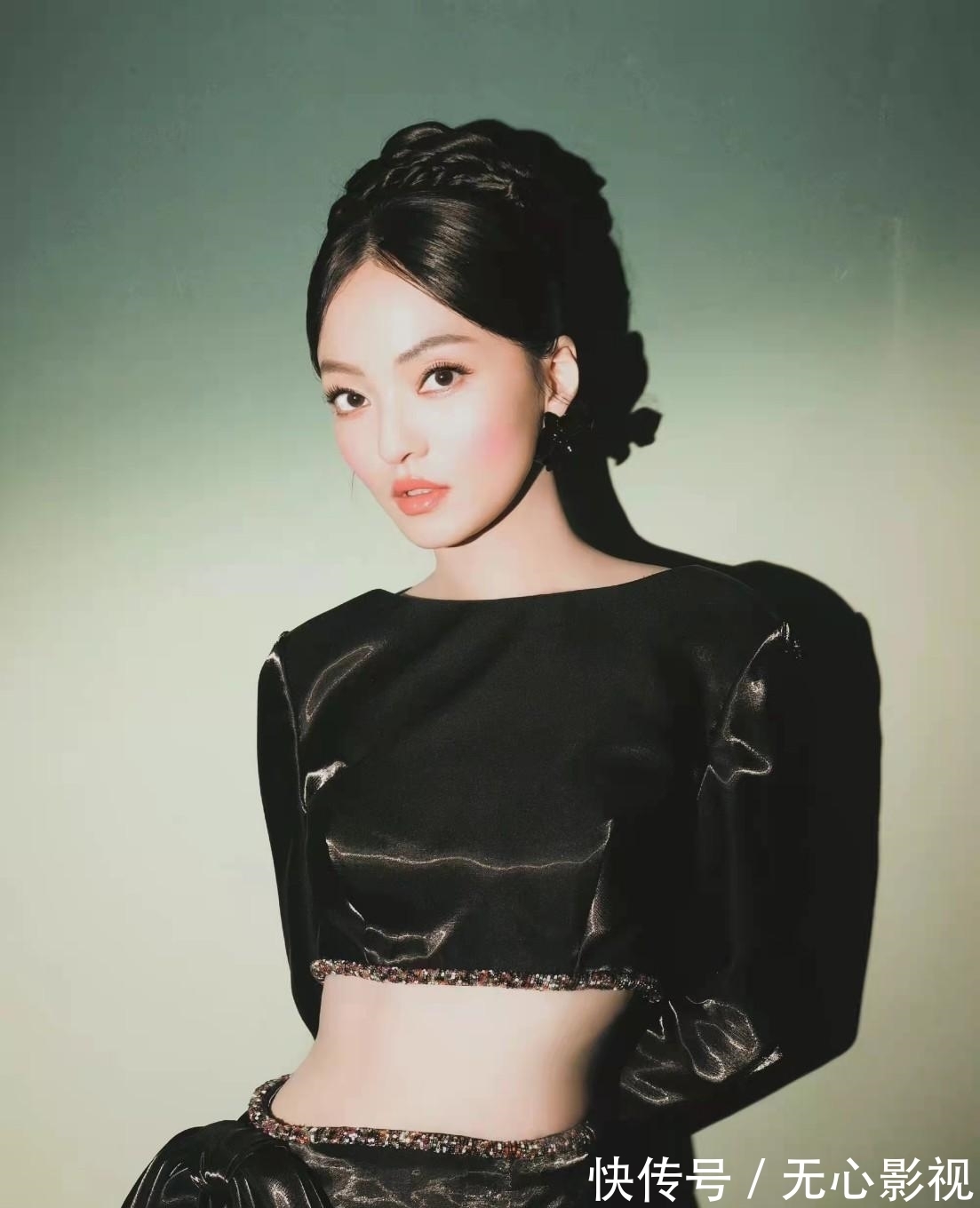 双十一狂欢晚会众星云集,易烊千玺造型流浪歌王,张杰新歌百听不腻