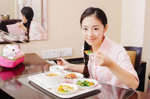 产后|坐月子到底吃啥好谨记“3吃3不吃”,产后恢复快且不易落病根